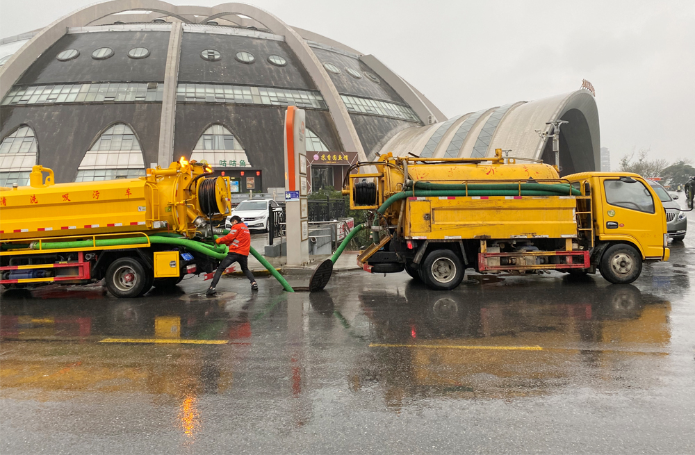 271廖家巷商场管道清淤
